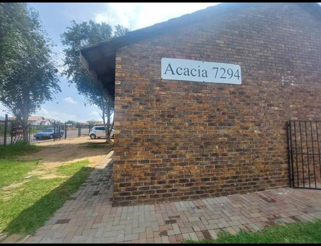 2 BEDROOM APARTMENT FOR SALE IN OLIEVENHOUTBOSCH